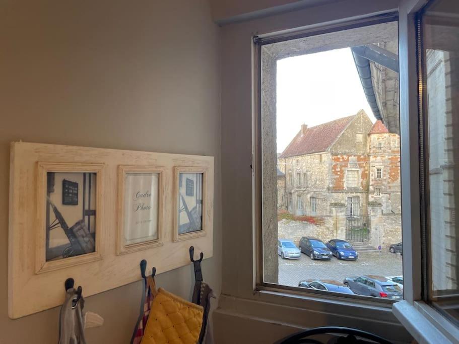 Appartement Sur Le Parvis De La Cathedrale Senlis  Exterior foto